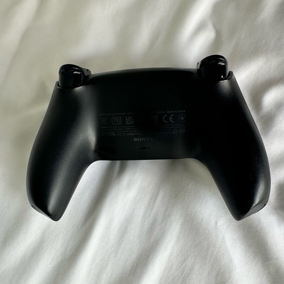 Like New Sony PlayStation DualSense Wireless Controller - Picture 2 of 2